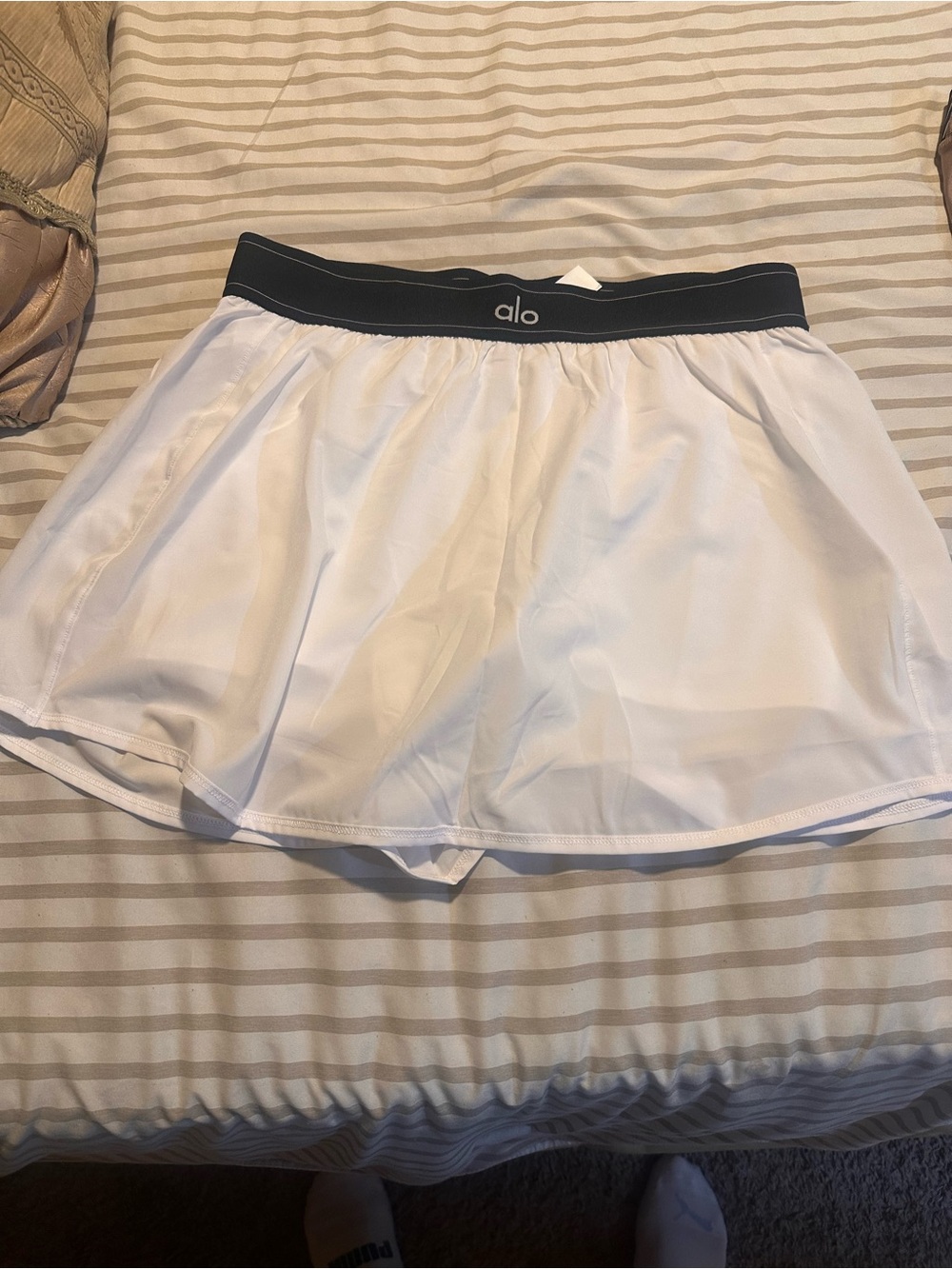 ALO Yoga White Skort with Black Elastic Waistband